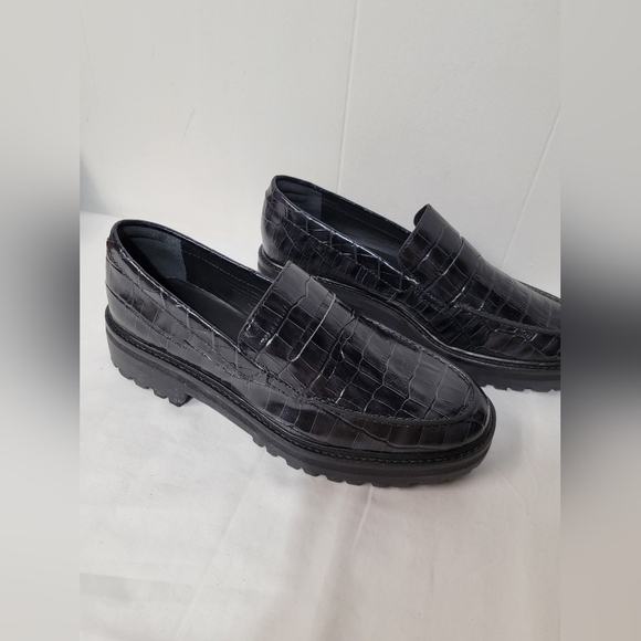 Everlane Black Croc-Embossed Loafers - Picture 10 of 12